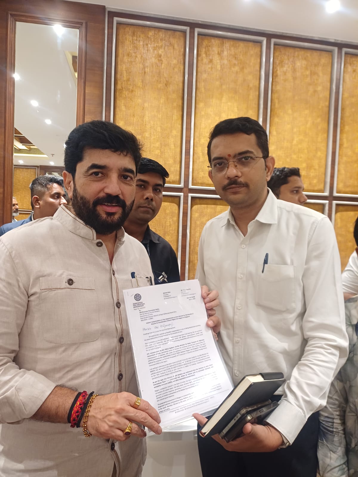 नागपुर से दक्षिण-पूर्व एशिया के लिए सीधी उडानों की मांग पर चर्चा का मुरलीधर मोहोल का आश्वासन नागपुर से दक्षिण-पूर्व एशिया के लिए सीधी उडानों की मांग पर चर्चा का मुरलीधर मोहोल का आश्वासन